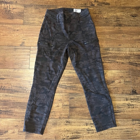 Cosmic Blue Love Women’s Camo Skinny Pants EUC Size 27 - Picture 3 of 6
